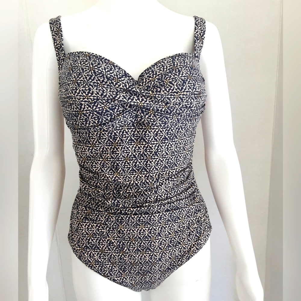 NIP TUCK Swim Foil Joanne Tummy Control One Piece Swimsuit Sz 10 - NWOT